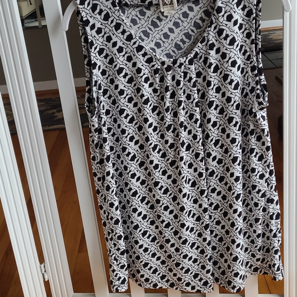 Anne Klein sleeveless black and white print